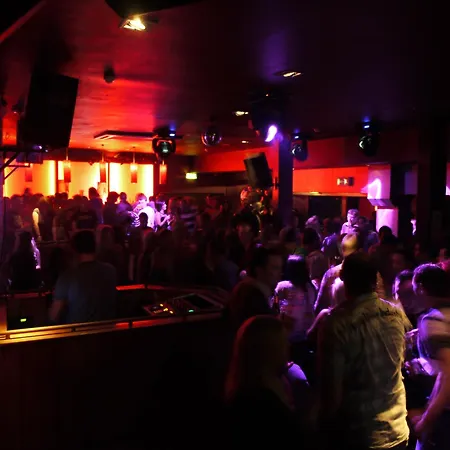 Hearns كلونيمل