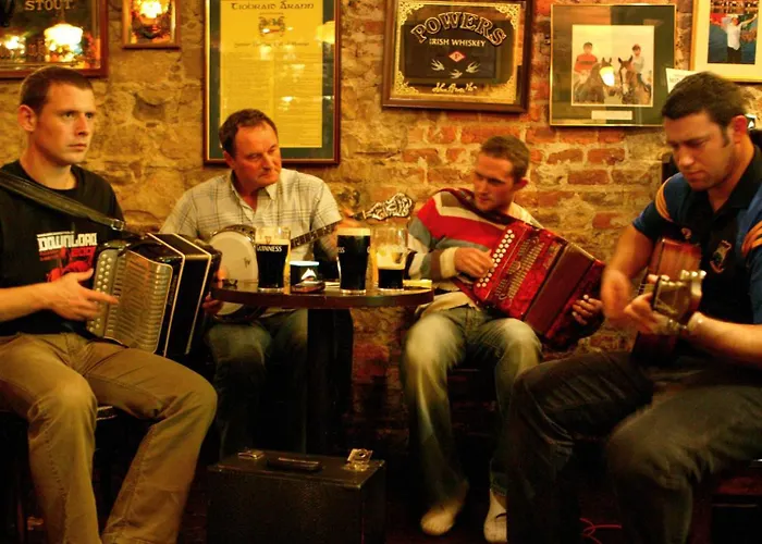 Отель Hearns Клонмел